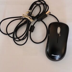 Microsoft Basic Optical Mouse v2.0 Wired USB Computer Mouse Black